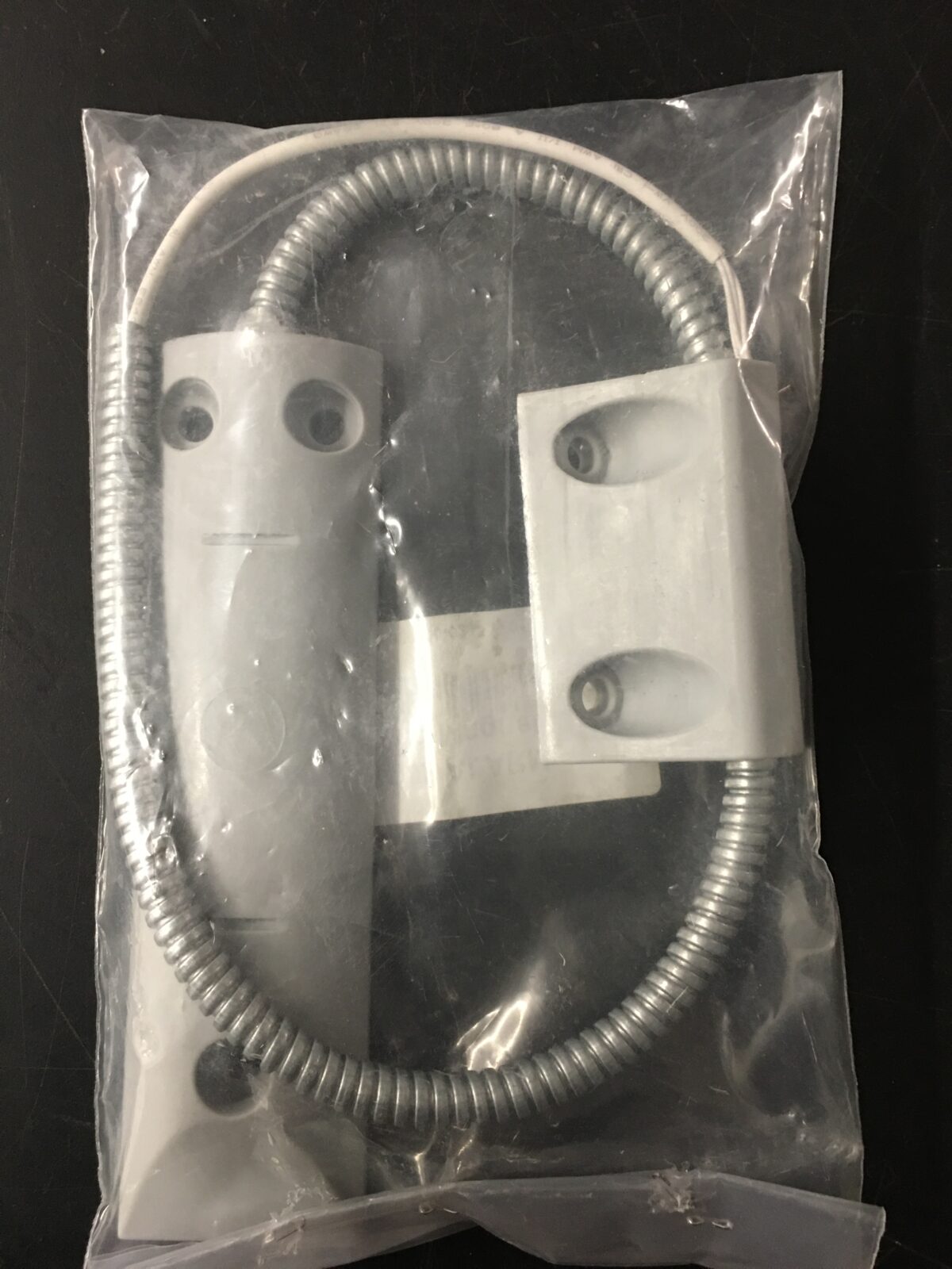 Contatto magnetico per porte basculanti CM/02 ALARM - immagine 1