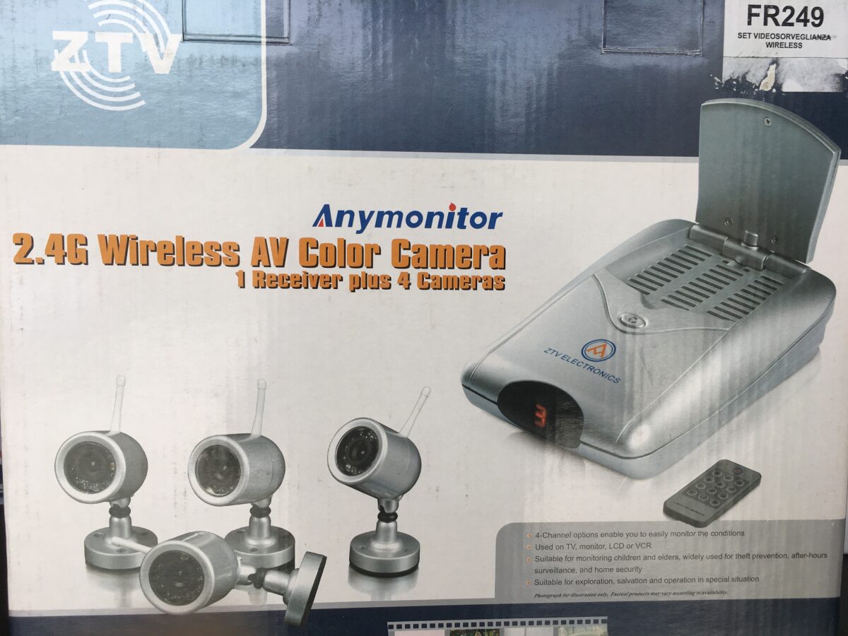 Set videosorveglianza wireless da interno con 4 telecamere a colori - immagine 1