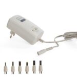 Alimentatore switching stabilizzato 3-12 Vdc 2,5A + 6 Plug